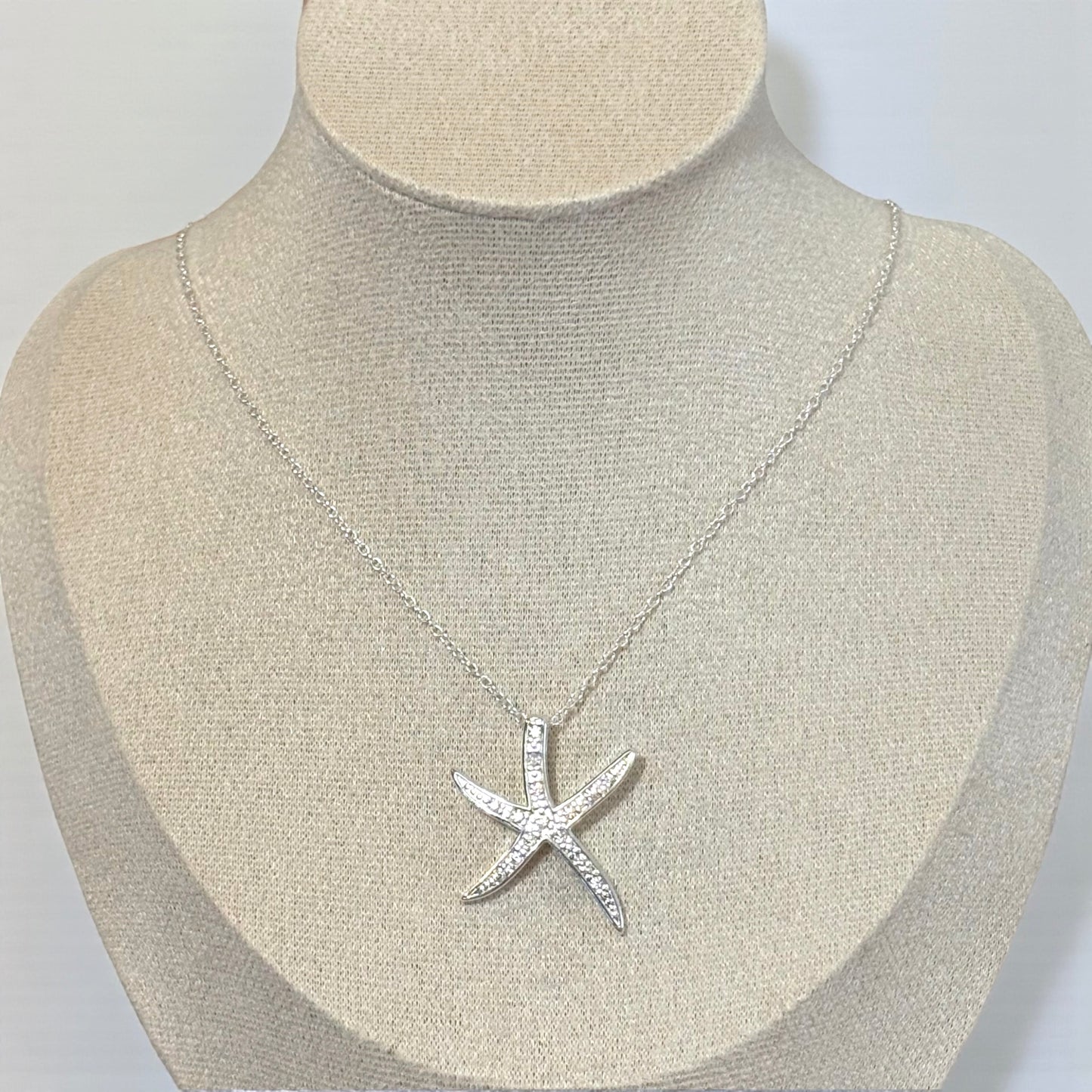 Collar de plata con colgante de estrella de mar