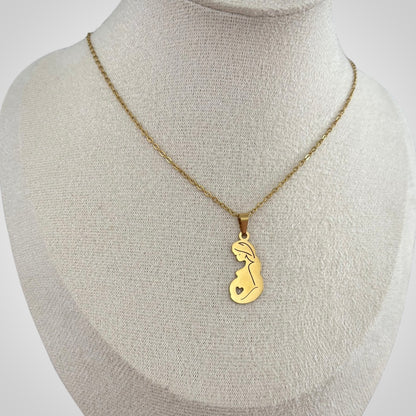 Hermoso conjunto de pendientes y collar para futura mamá