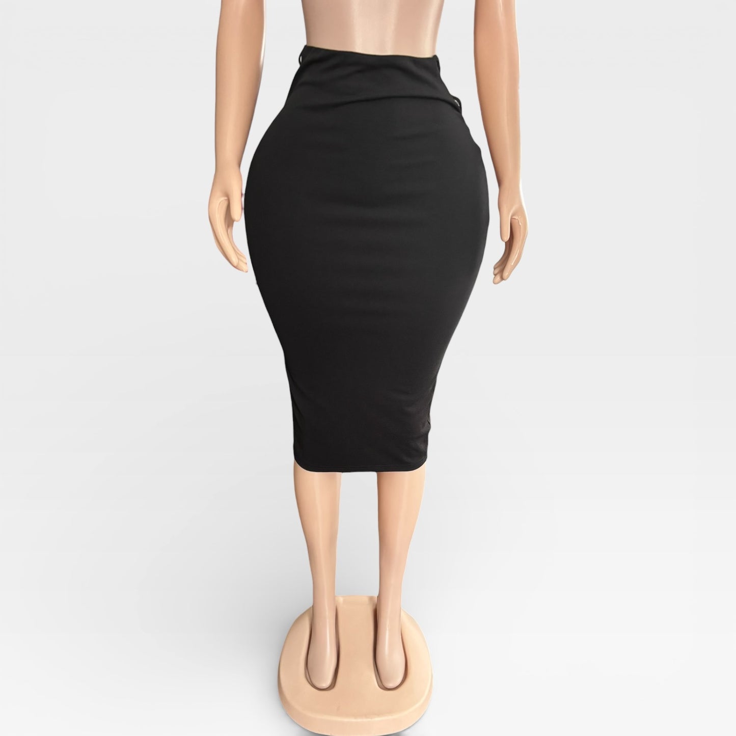 Falda elegante negra de mujer con abertura lateral