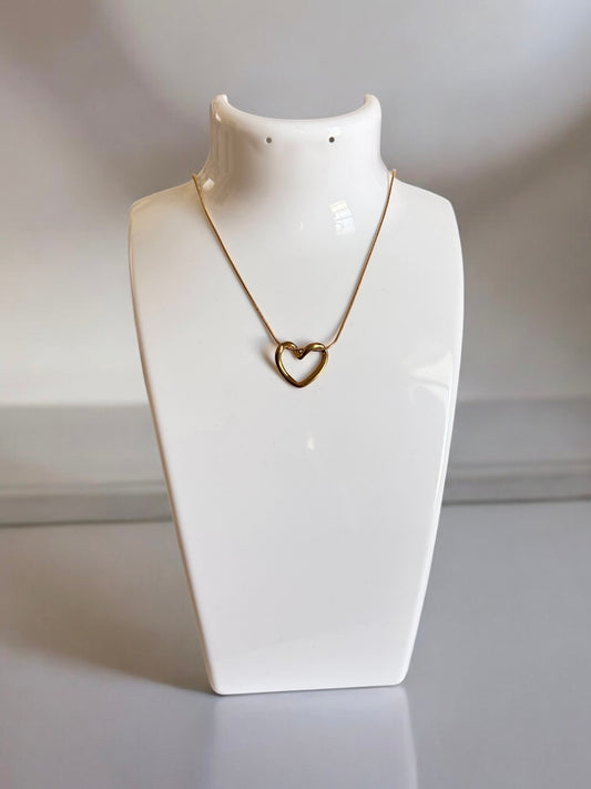 Elegant Simple Heart Pendant Necklace