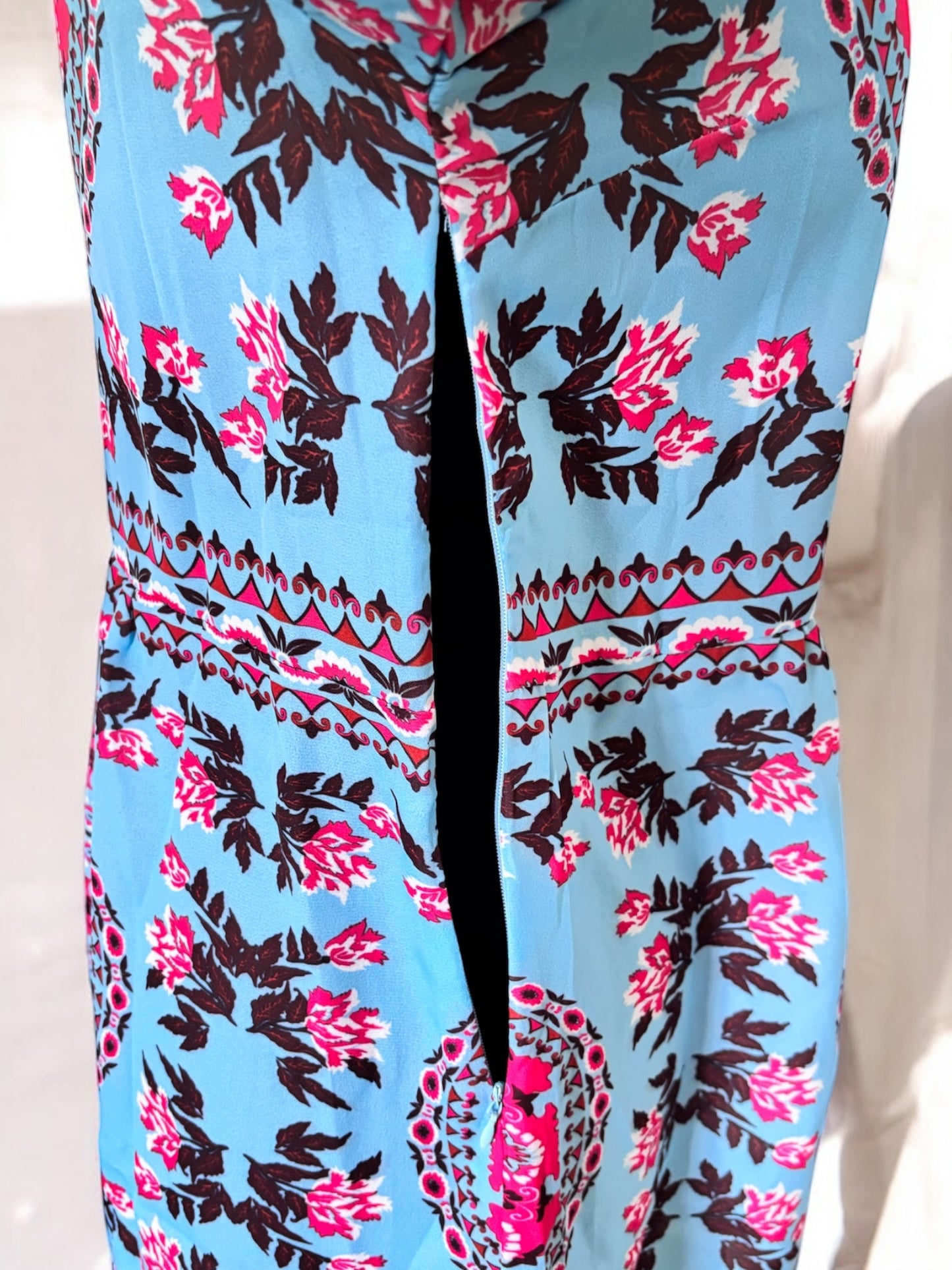 Blusa con escote en V, borlas y lazo con estampado bohemio azul
