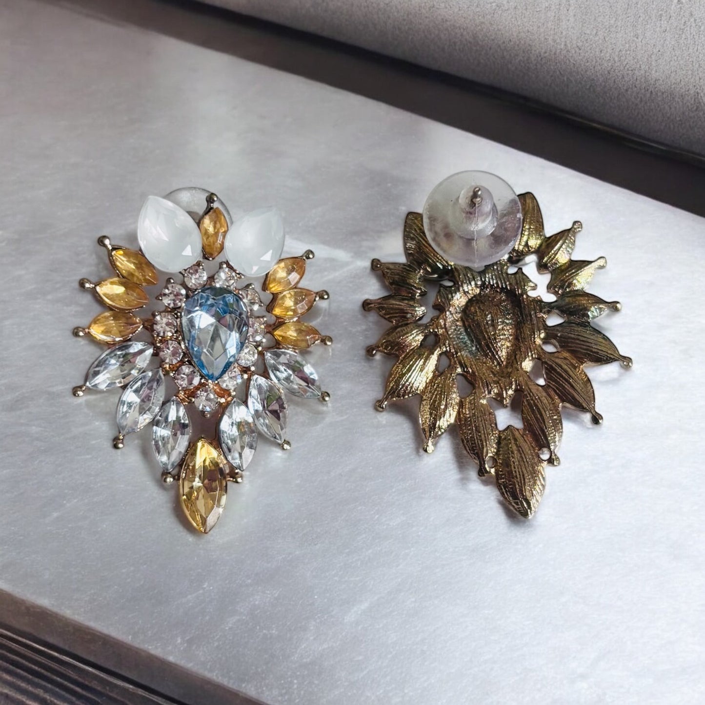 Pendientes elegantes de diamantes de imitación para mujer
