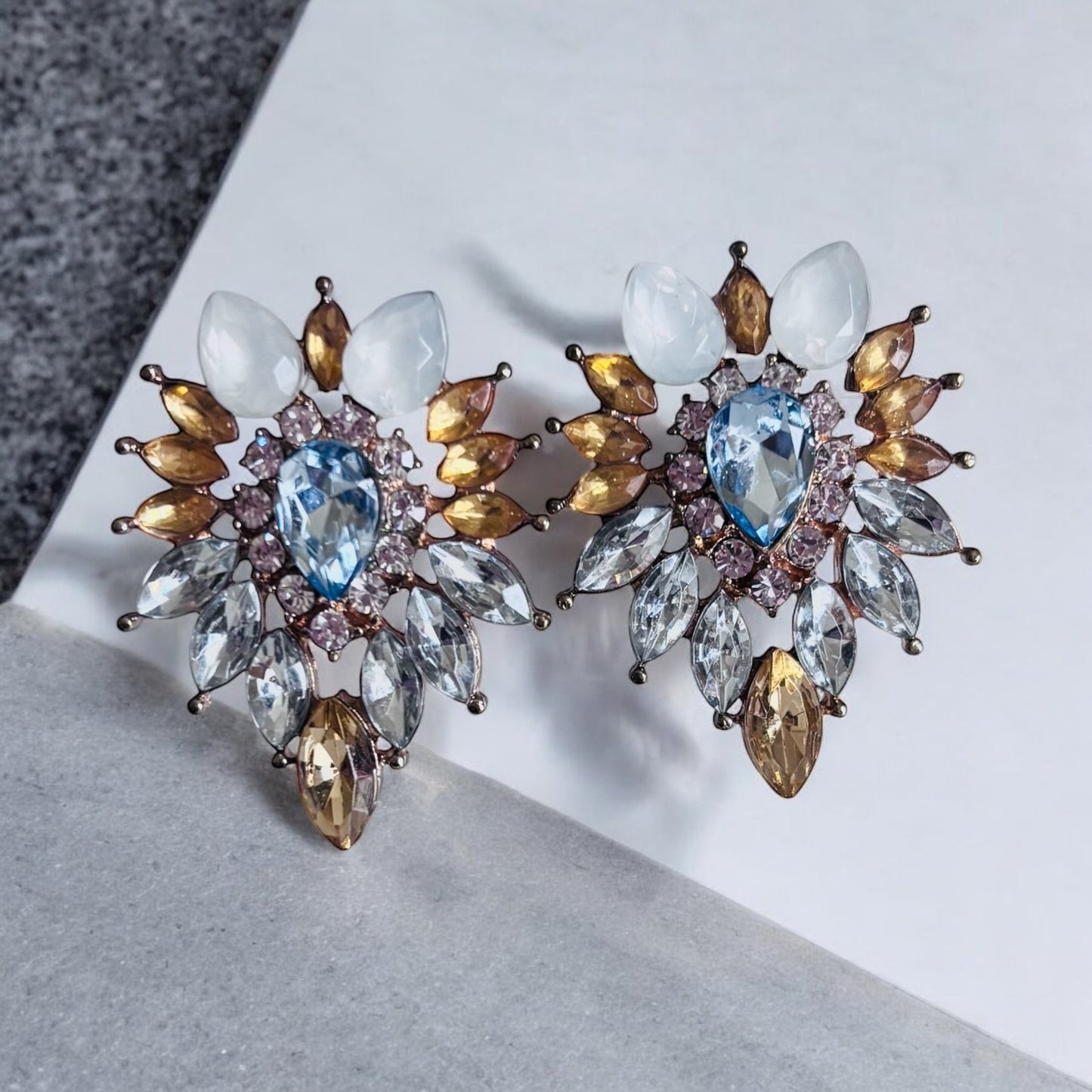 Pendientes elegantes de diamantes de imitación para mujer