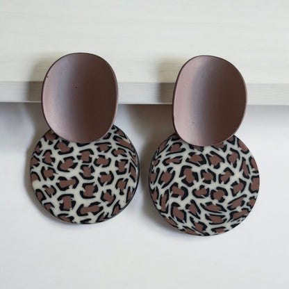 Pendientes colgantes únicos de leopardo