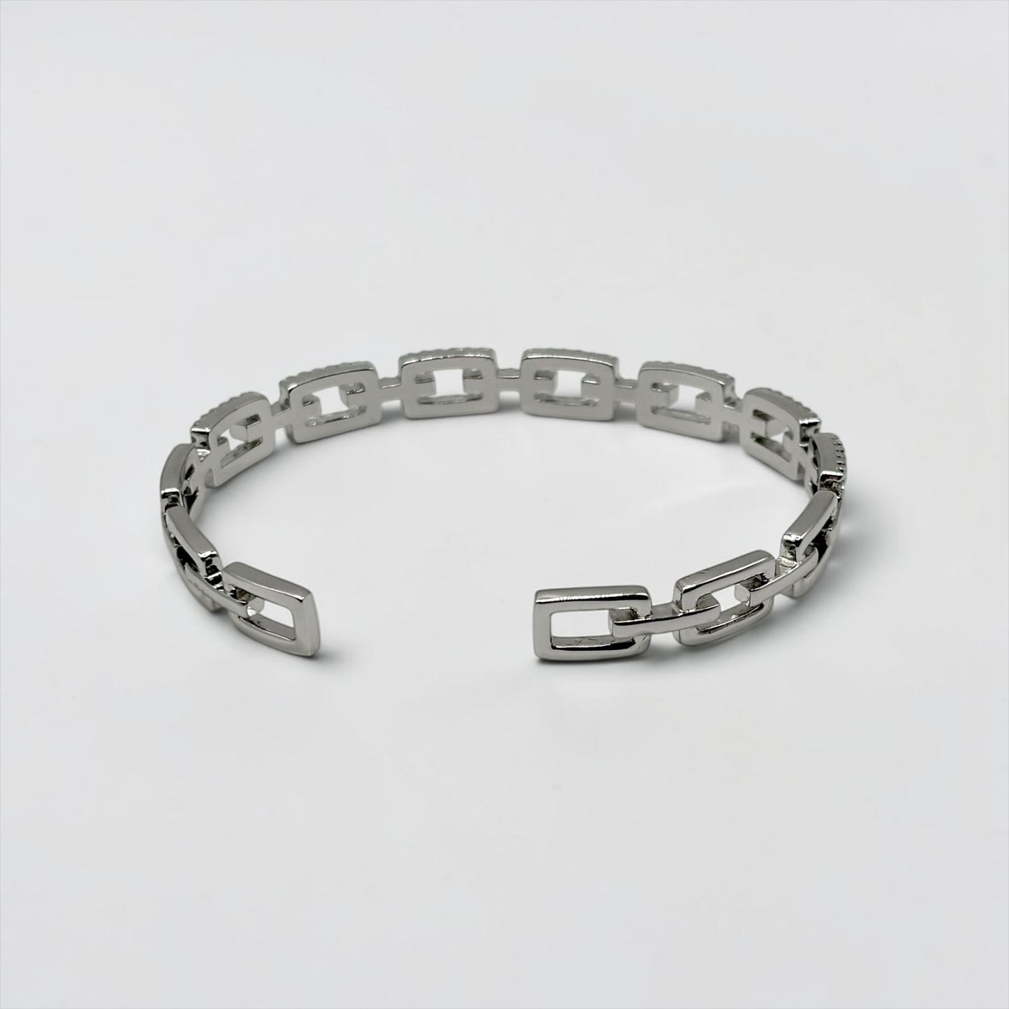 Pulsera abierta elegante ajustable con forma cuadrada geométrica