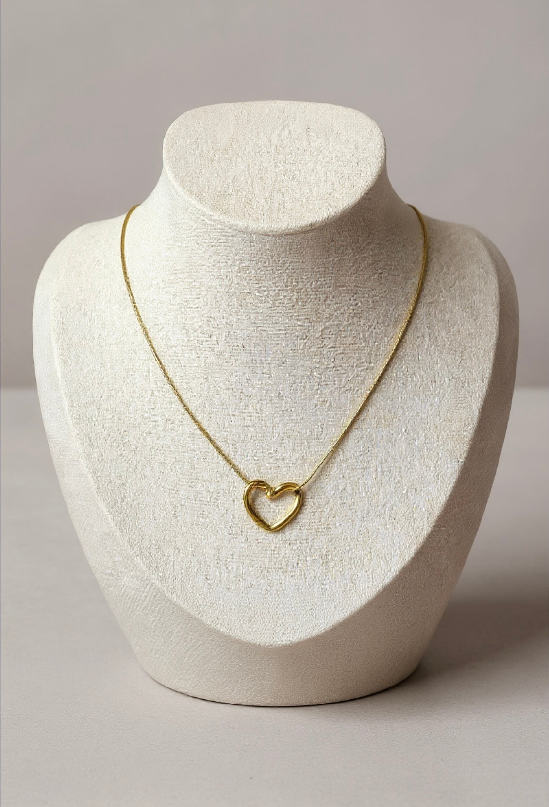 Elegant Simple Heart Pendant Necklace