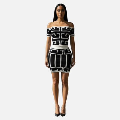 Conjunto con estampado geométrico y hombros descubiertos