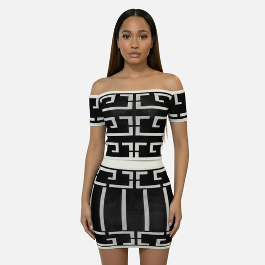 Conjunto con estampado geométrico y hombros descubiertos