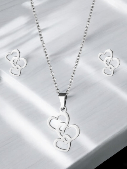 Conjunto de collar y pendientes de acero inoxidable con triple corazón