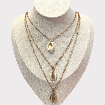 Collar de conchas multicapa