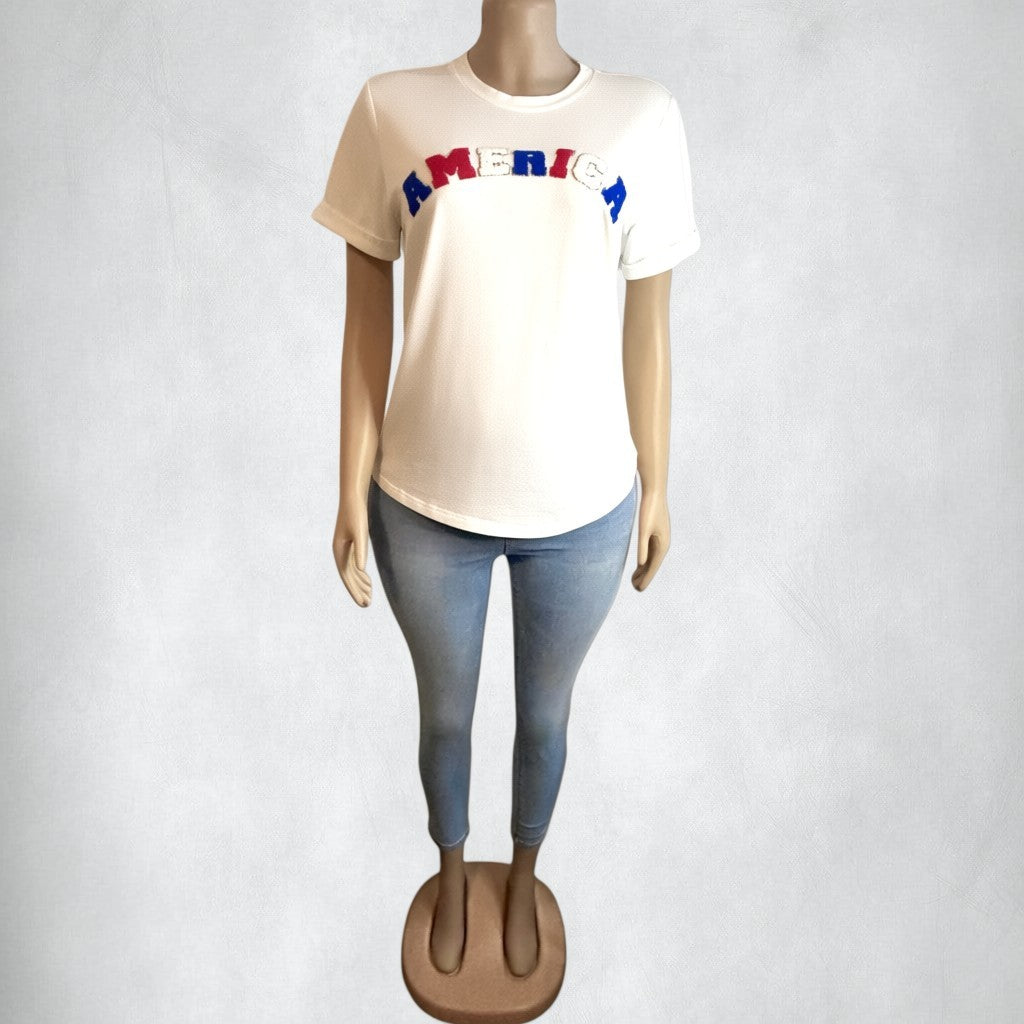 Camiseta blanca con cuello redondo y gráfico AMERICA