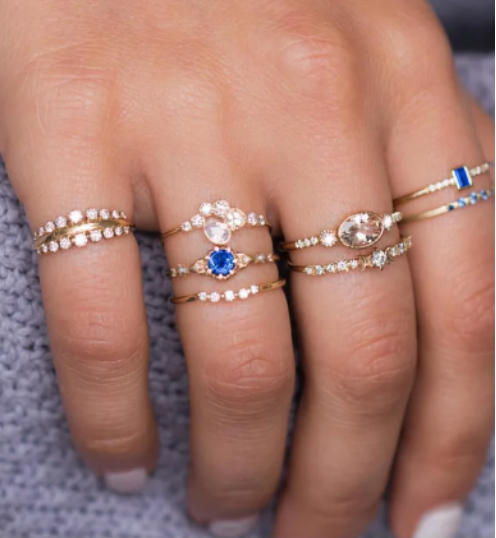 Conjunto de anillos vintage dorados y azules