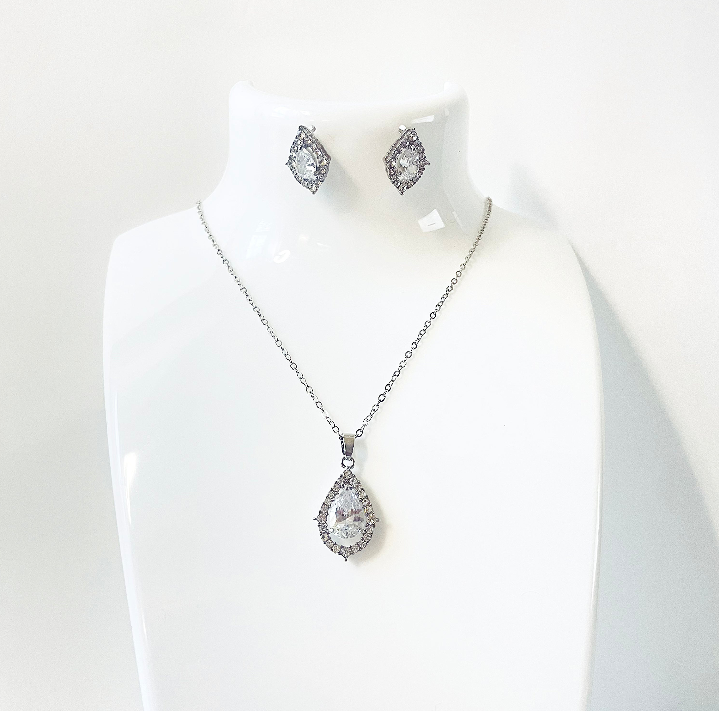 Luxury Necklace and Earrings Set