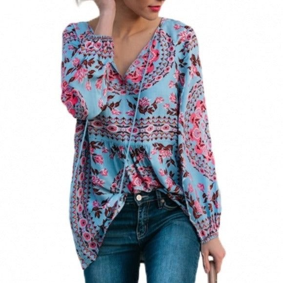 Blusa con escote en V, borlas y lazo con estampado bohemio azul