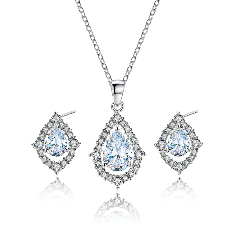 Luxury Necklace and Earrings Set