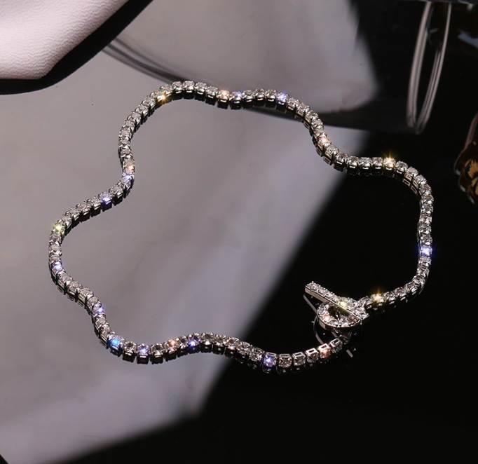Elegante gargantilla de diamantes de imitación