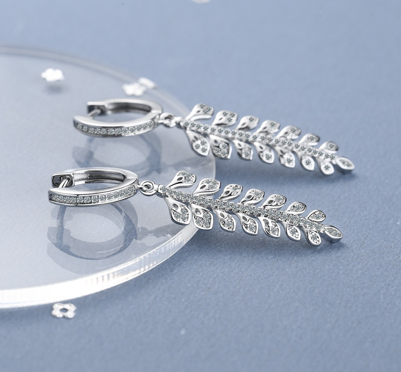Pendientes circulares con forma de hoja
