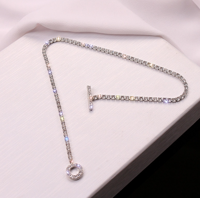 Elegante gargantilla de diamantes de imitación