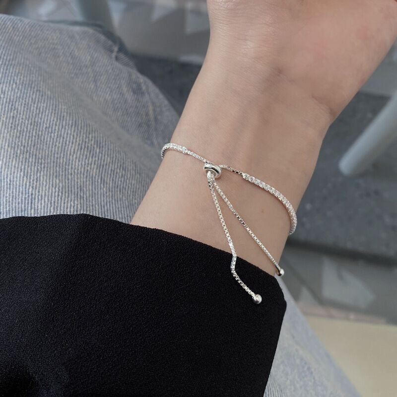 Elegante pulsera de plata de ley con cristales