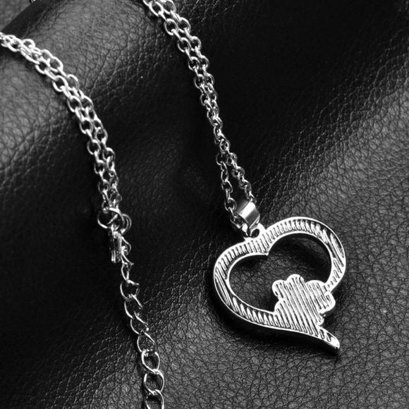 Collar con dije de pata y corazón para mujer