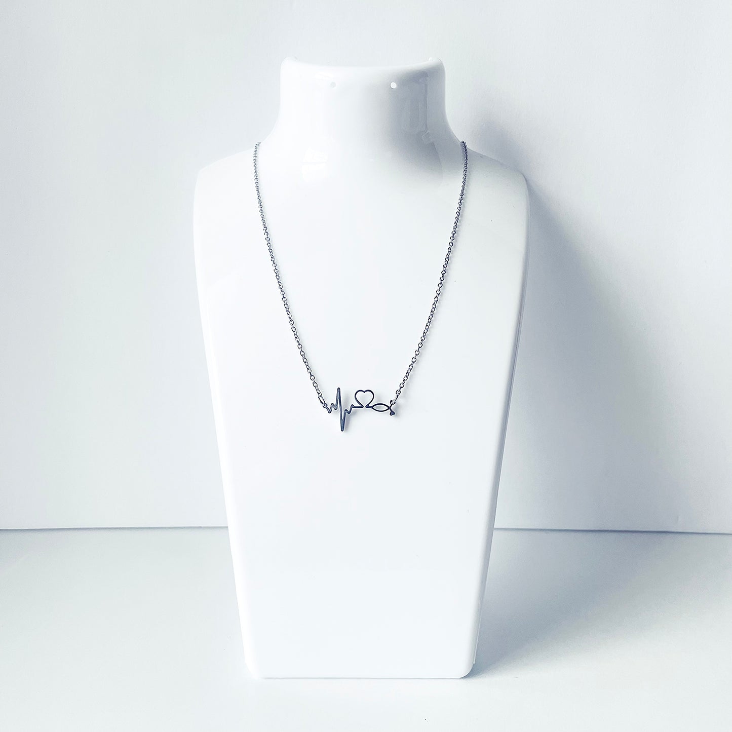 Collar con latido del corazón y estetoscopio