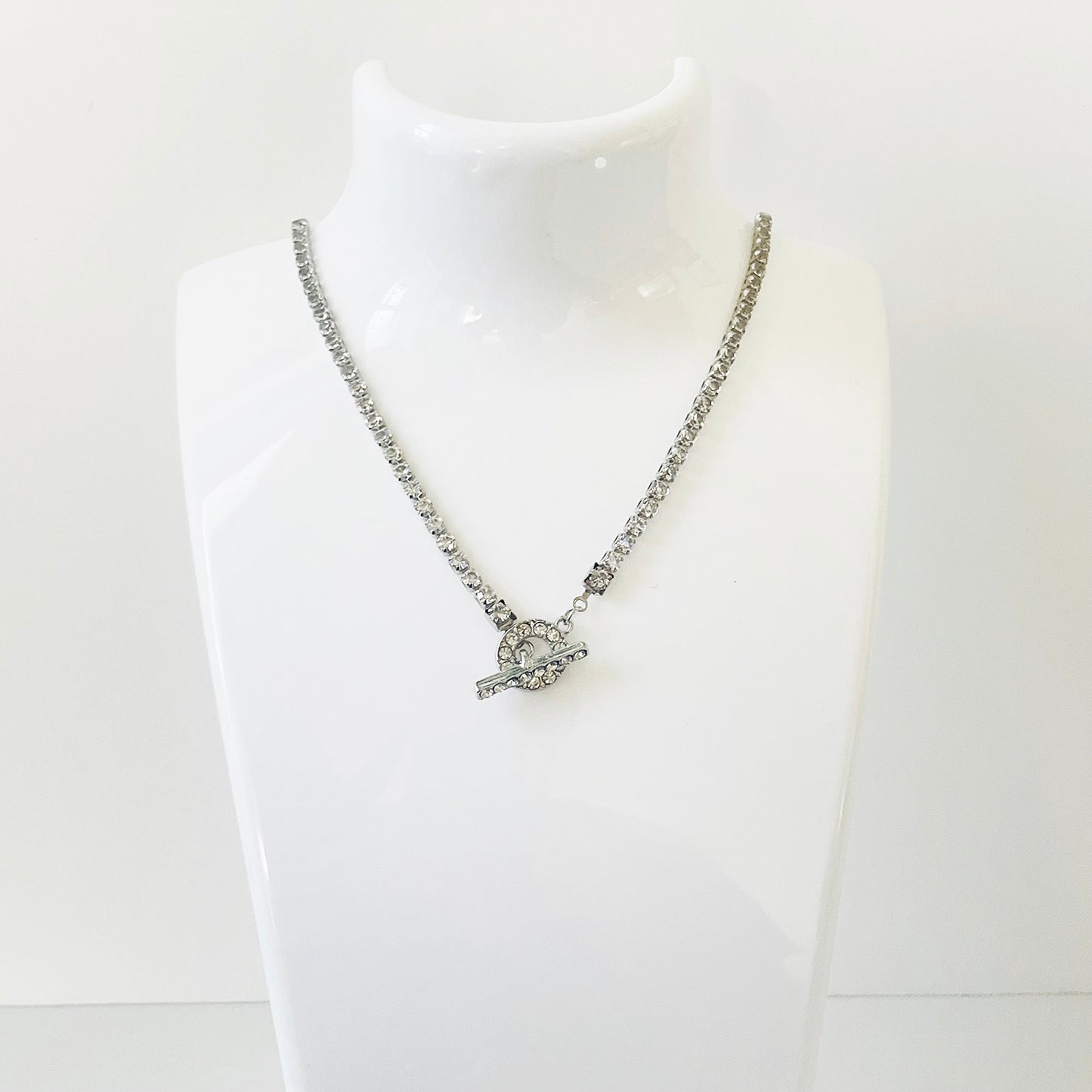 Elegante gargantilla de diamantes de imitación
