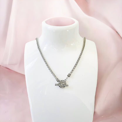 Elegante gargantilla de diamantes de imitación
