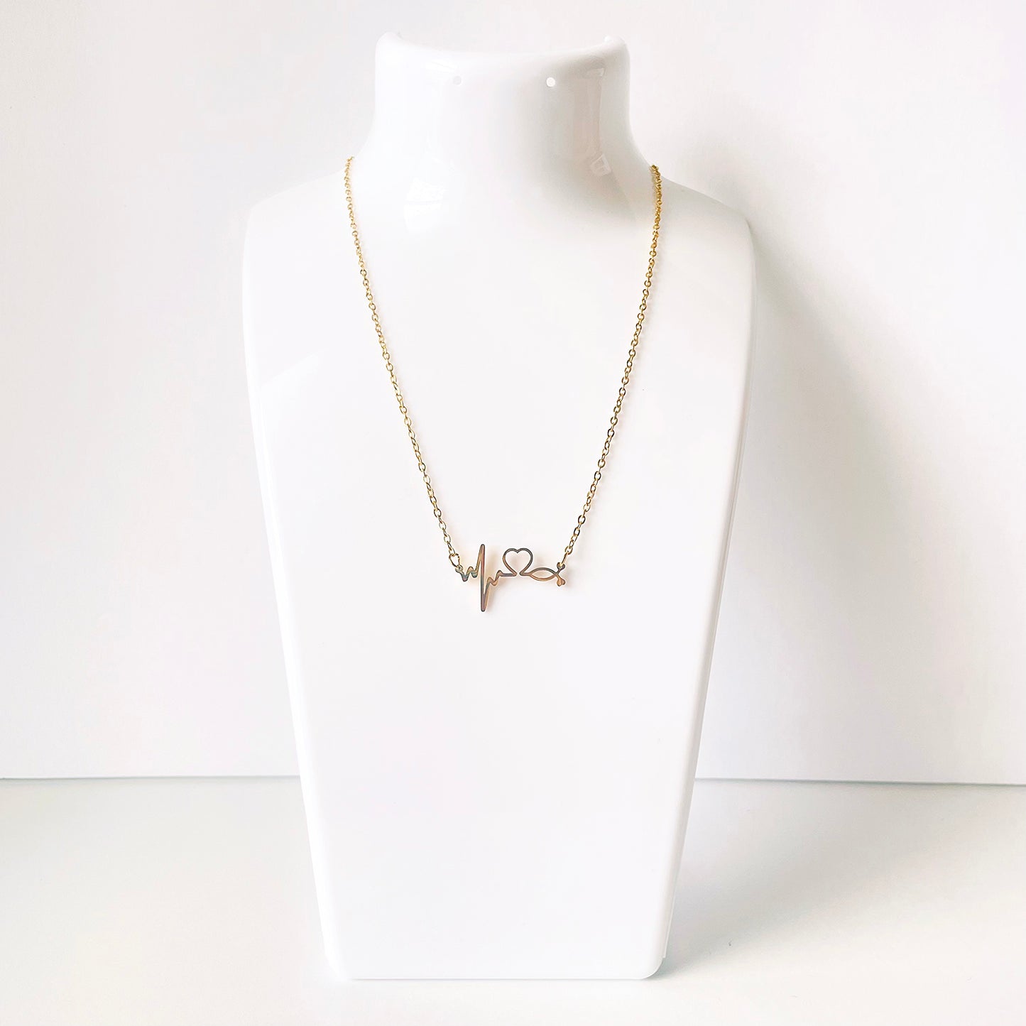 Collar con latido del corazón y estetoscopio