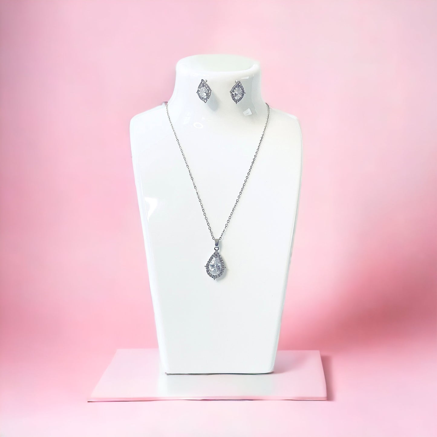 Luxury Necklace and Earrings Set