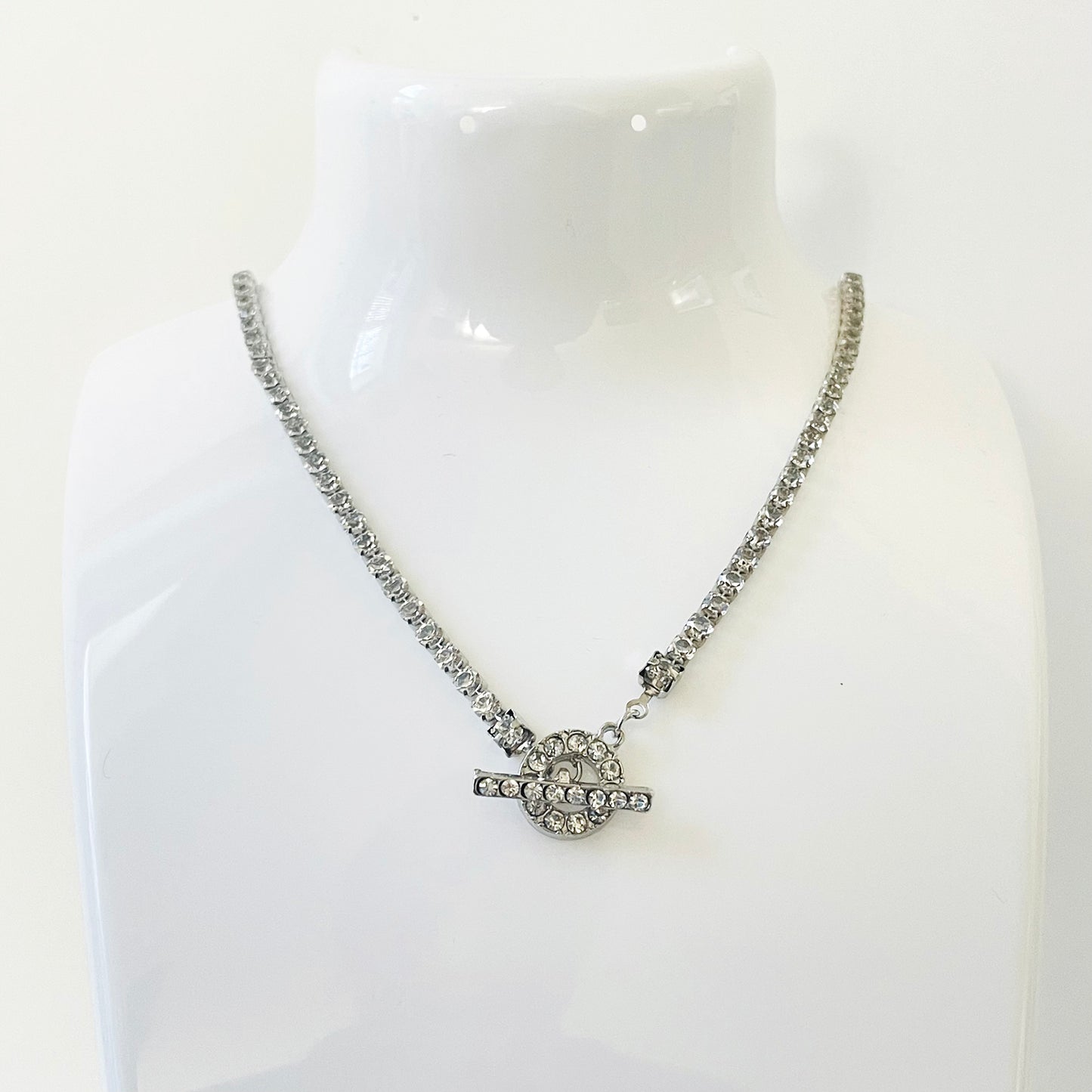 Elegante gargantilla de diamantes de imitación