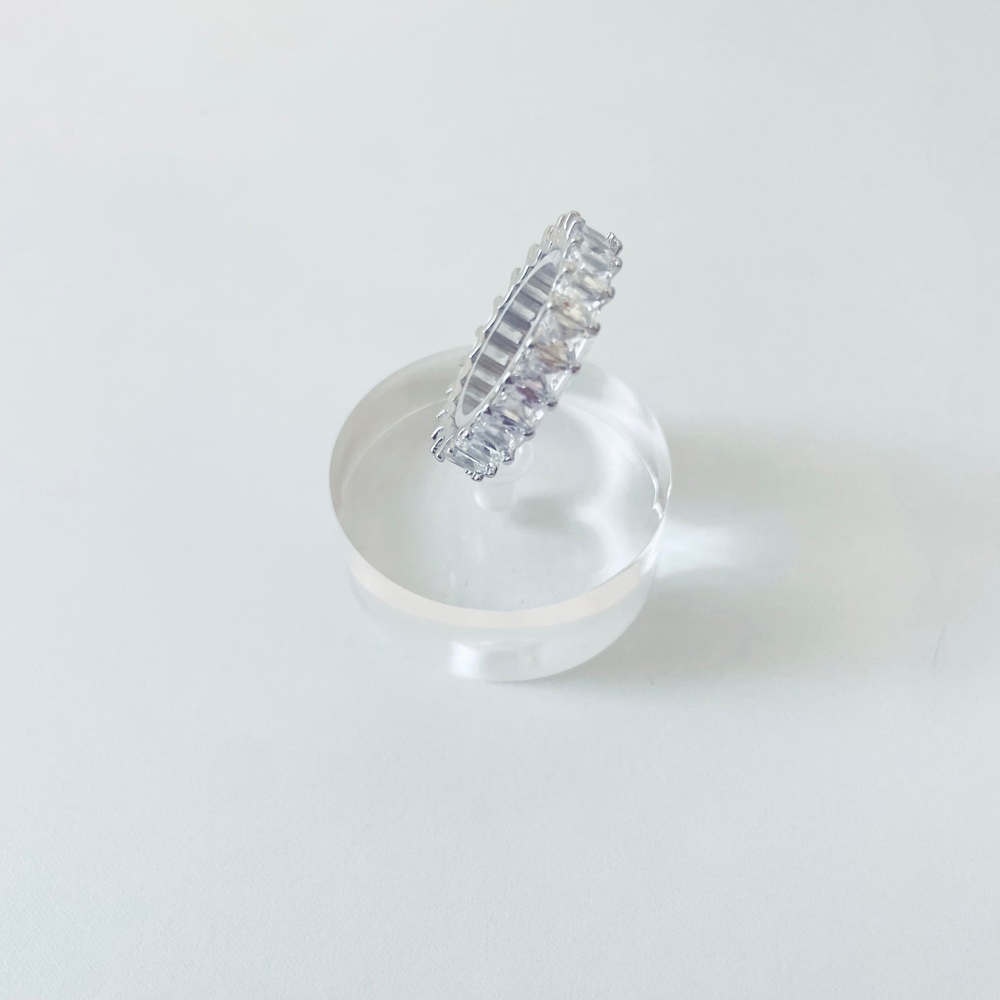 Anillo de plata con circonita cúbica cuadrada