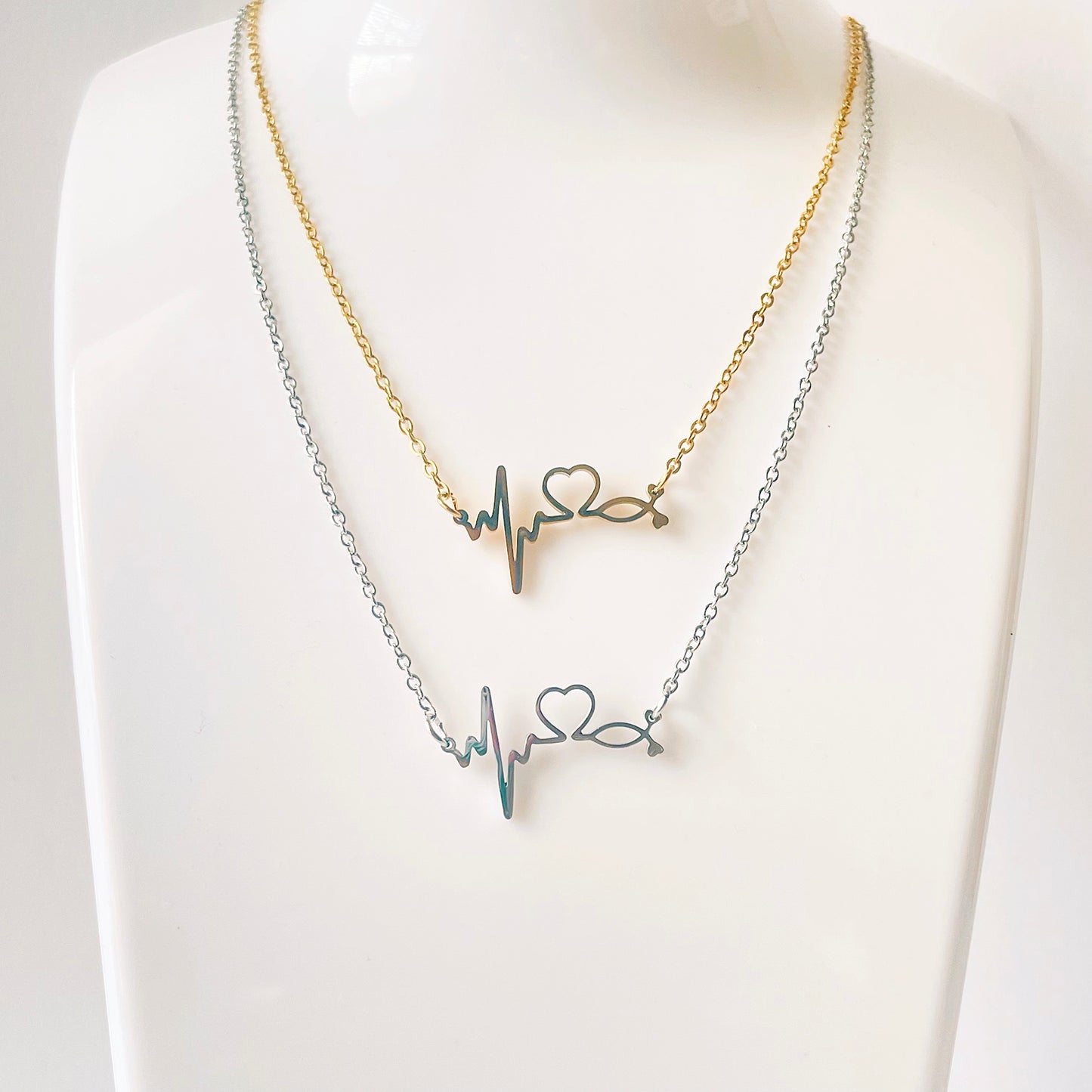 Collar con latido del corazón y estetoscopio