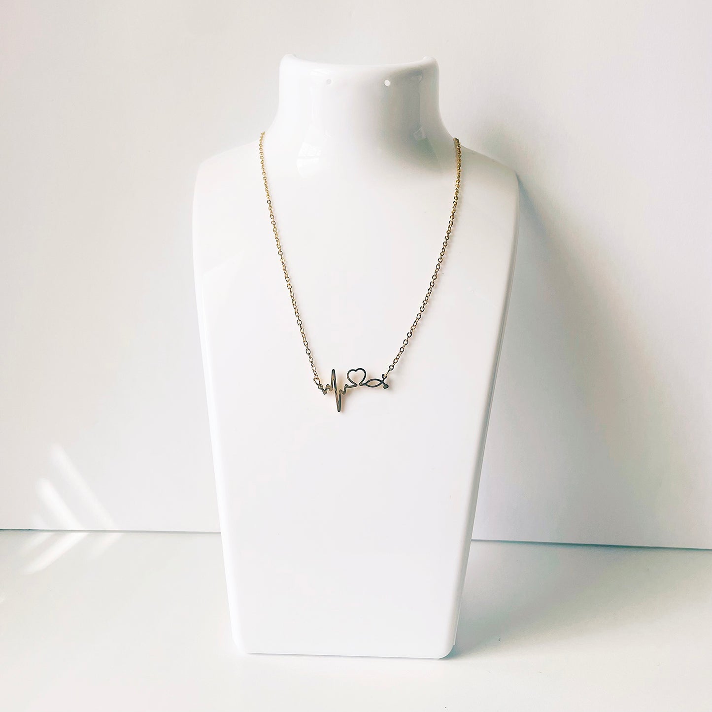 Collar con latido del corazón y estetoscopio