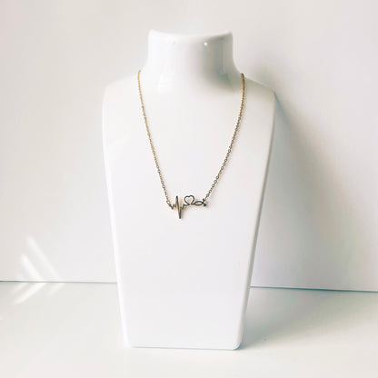 Collar con latido del corazón y estetoscopio