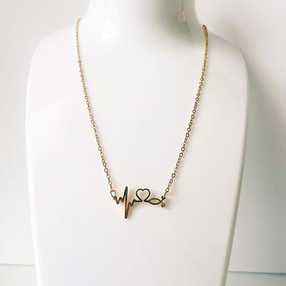 Collar con latido del corazón y estetoscopio
