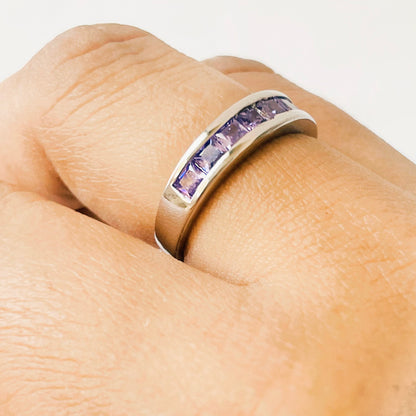 Anillo morado de plata esterlina de lujo
