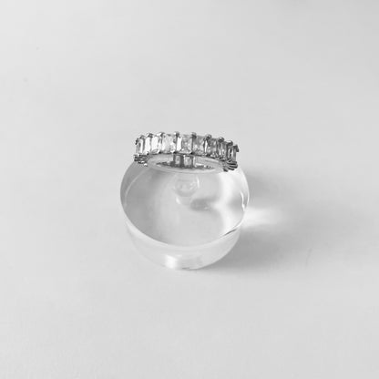 Anillo de plata con circonita cúbica cuadrada